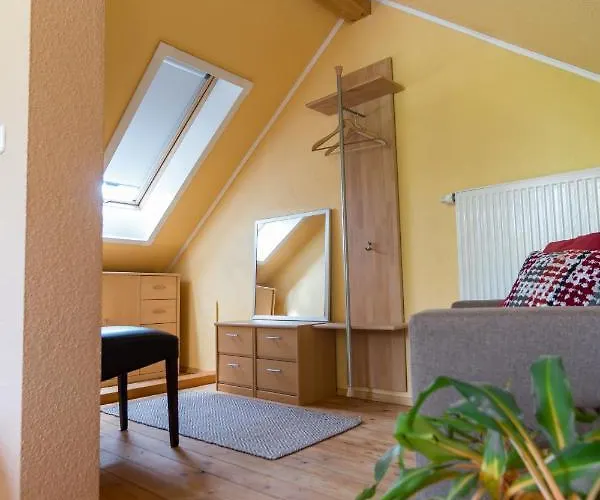 Am Kaitzer Weinberg 公寓